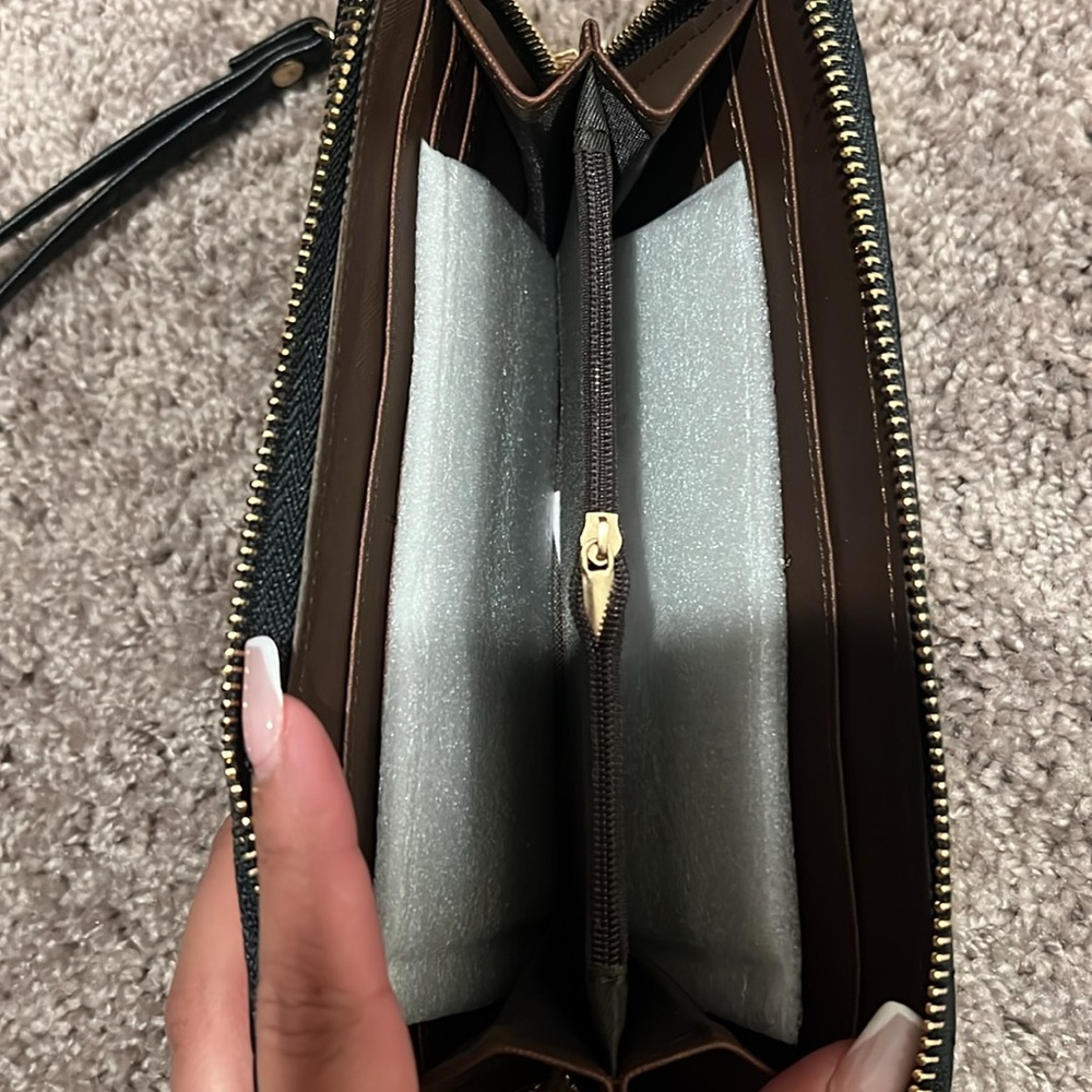 Wallet - Picture 2 of 2